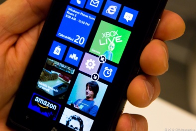 Sony đối đầu Nokia bằng điện thoại Windows Phone